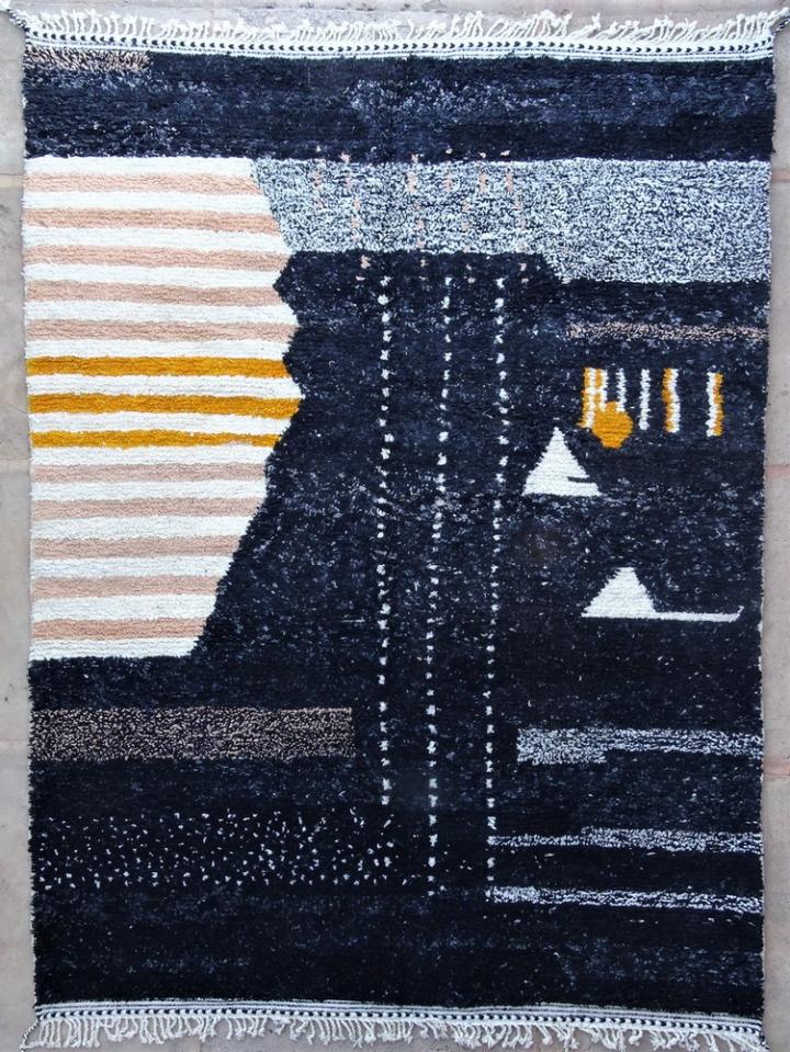 Berber living room rug #BO59561 from the Beni Ourain Large sizes catalog
