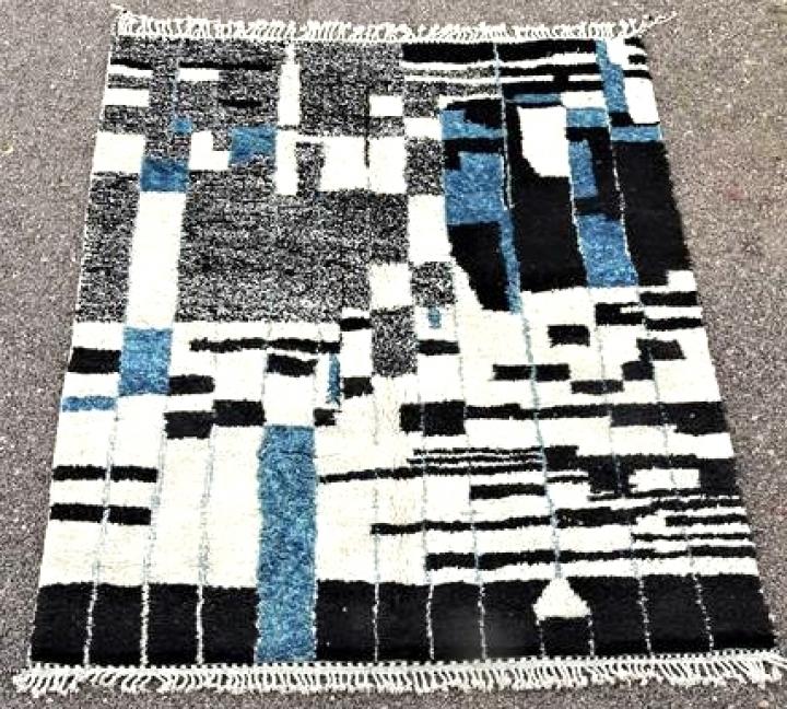 Berber living room rug #BO48502 from the Beni Ourain Large sizes catalog