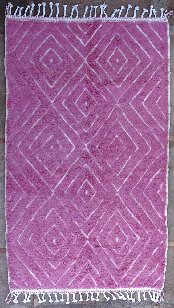 Berber tapijt #BOZ56042 van de categorie Beni Ourain en Boujaad berber vloerkleden met kleuren