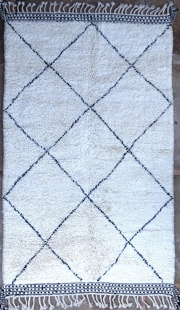 Berber rug #BO56029 from the Beni Ourain category