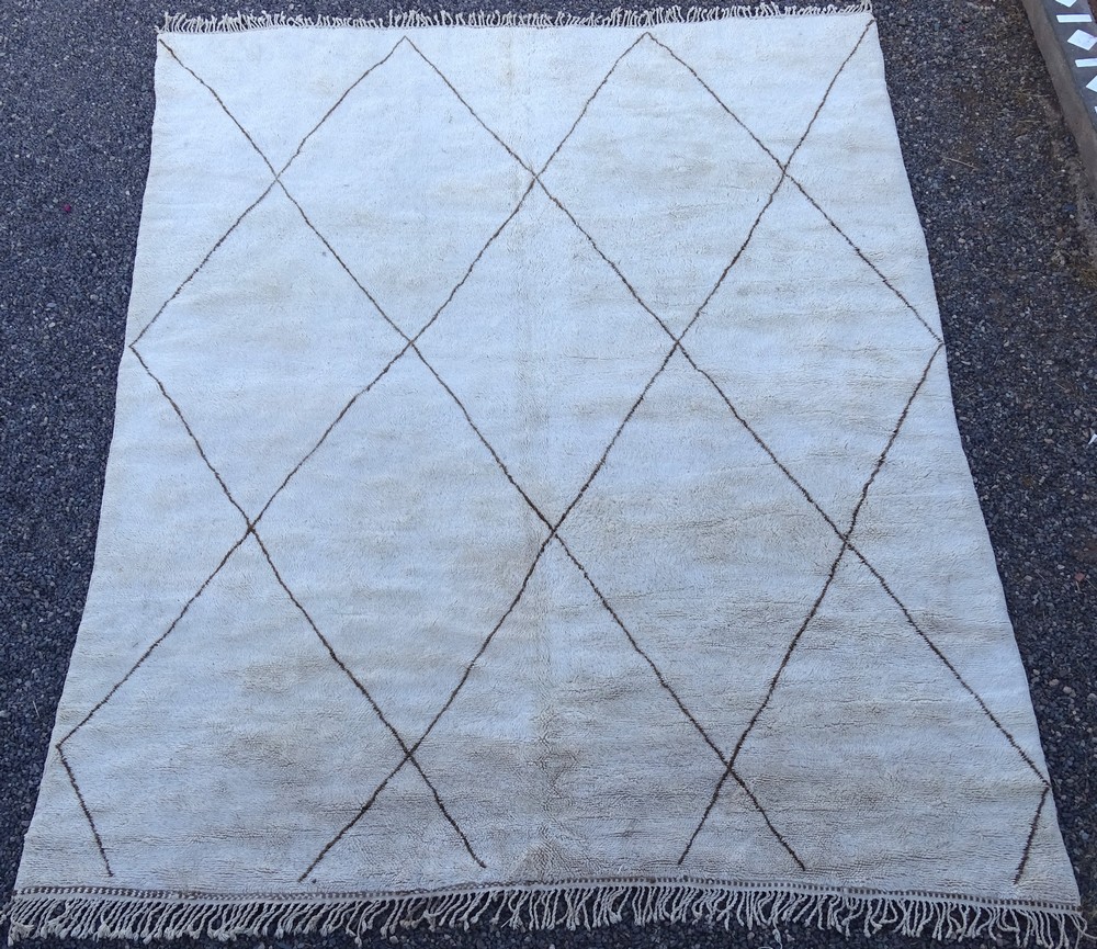 Berber rug #MR57124 for living room from the LUXURIOUS MRIRT category