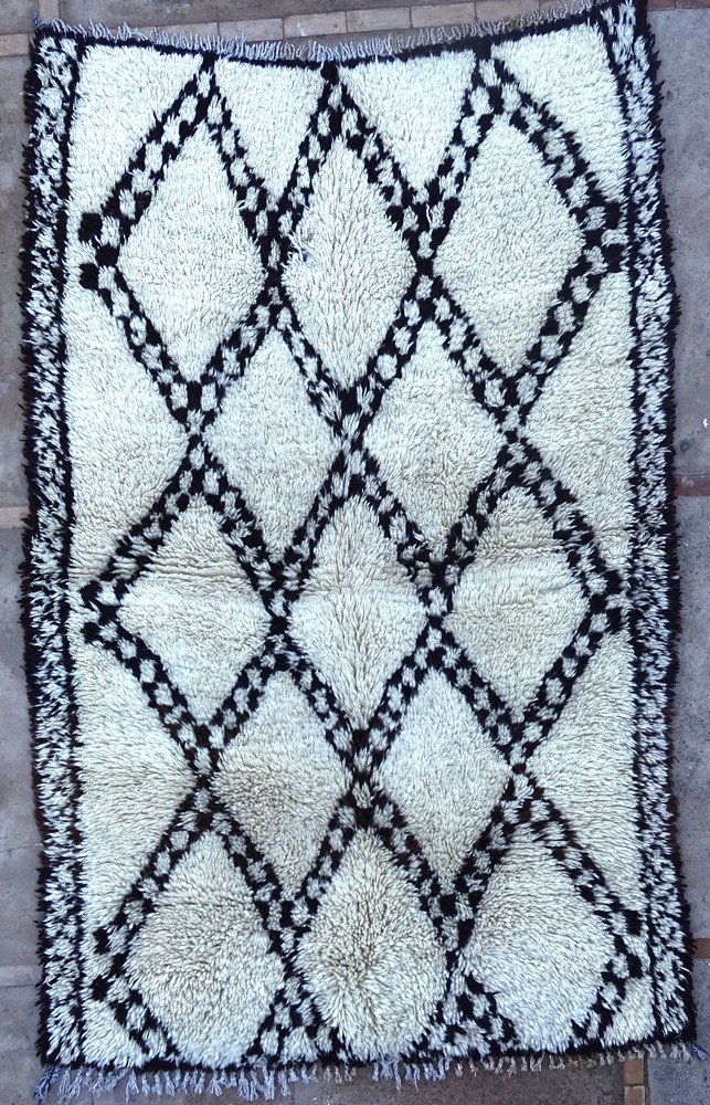 Berber Antique and vintage beni ourain and moroccan rugs #BOA58047