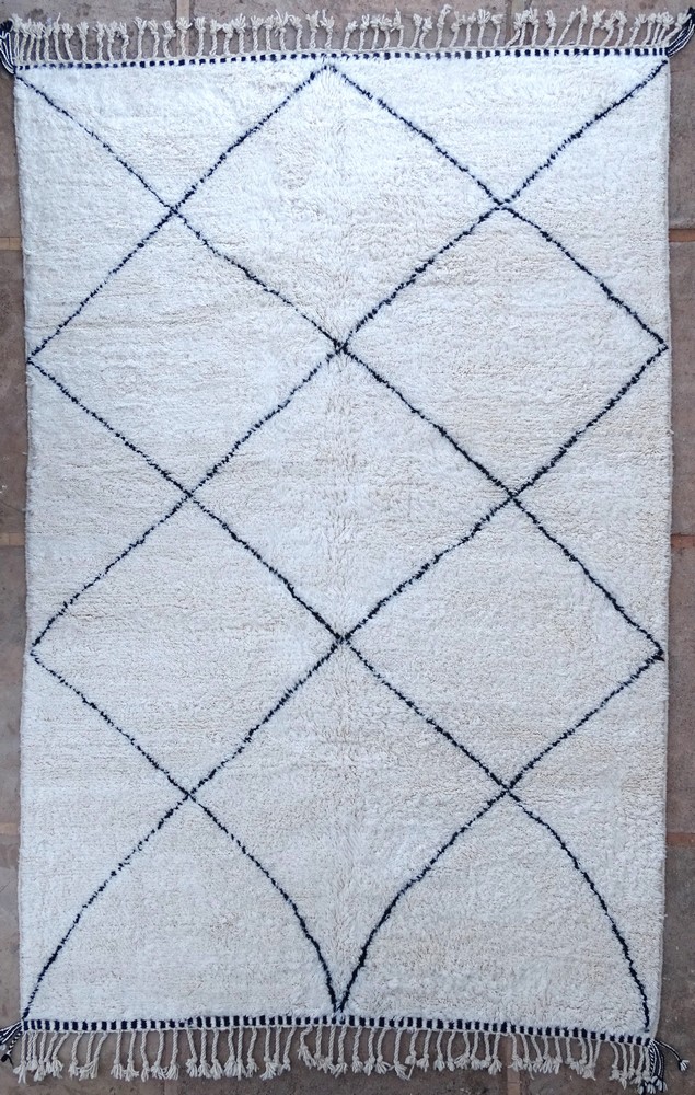 Berber rug #BO59024 for living room from the Beni Ourain Large sizes category