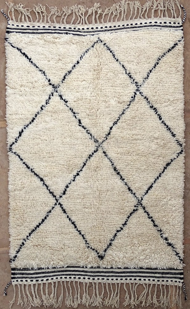 Berber rug #BO62048 from the Beni Ourain category